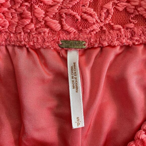 Free People Lace Scalloped Shorts - Size: Small - Picture 2 of 9
